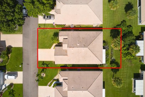 House in Port St. Lucie, Florida 2 bedrooms, 155.43 sq.m. № 2316895 - photo 4