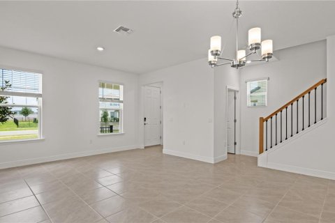 House in Winter Garden, Florida 3 bedrooms, 164.44 sq.m. № 2210739 - photo 10