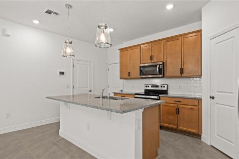 House in Winter Garden, Florida 3 bedrooms, 164.44 sq.m. № 2210739 - photo 21