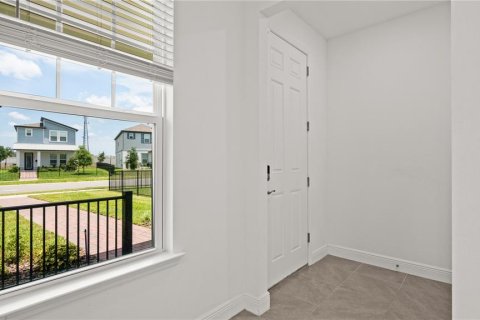 House in Winter Garden, Florida 3 bedrooms, 164.44 sq.m. № 2210739 - photo 8