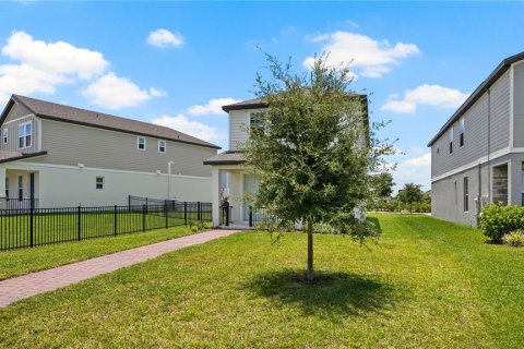 House in Winter Garden, Florida 3 bedrooms, 164.44 sq.m. № 2210739 - photo 4