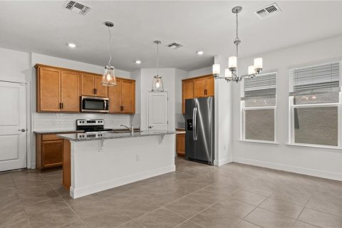 House in Winter Garden, Florida 3 bedrooms, 164.44 sq.m. № 2210739 - photo 18