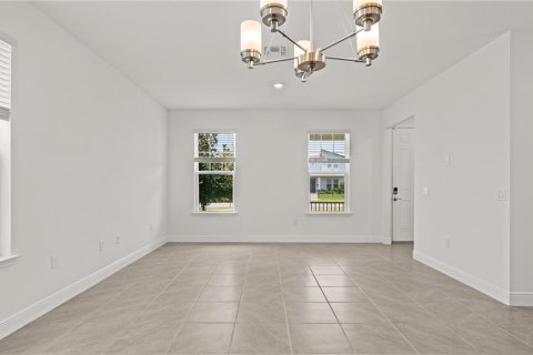 House in Winter Garden, Florida 3 bedrooms, 164.44 sq.m. № 2210739 - photo 12