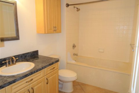 Condo in Saint Petersburg, Florida, 1 bedroom  № 1894827 - photo 22