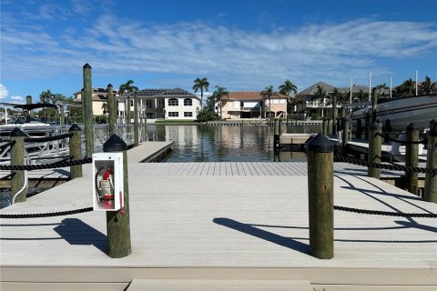 Condo in Saint Petersburg, Florida, 1 bedroom  № 1894827 - photo 23