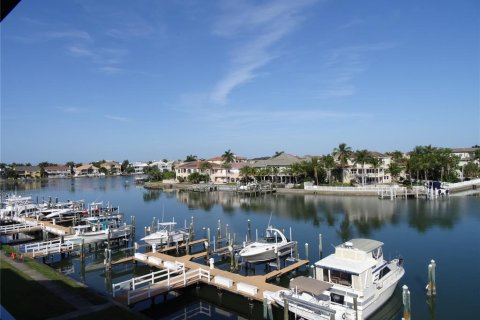 Condo in Saint Petersburg, Florida, 1 bedroom  № 1894827 - photo 20