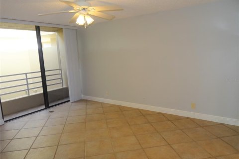 Condo in Saint Petersburg, Florida, 1 bedroom  № 1894827 - photo 21
