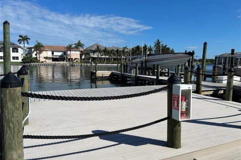 Condo in Saint Petersburg, Florida, 1 bedroom  № 1894827 - photo 27