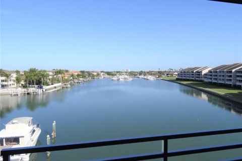 Condo in Saint Petersburg, Florida, 1 bedroom  № 1894827 - photo 19