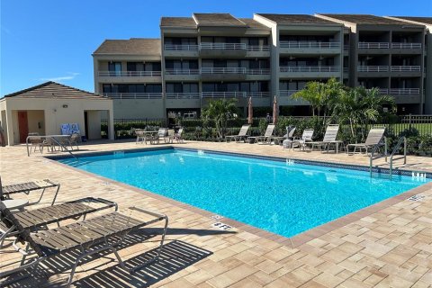 Condo in Saint Petersburg, Florida, 1 bedroom  № 1894827 - photo 24