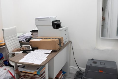 House in Pembroke Pines, Florida 4 bedrooms, 180.42 sq.m. № 1988454 - photo 12