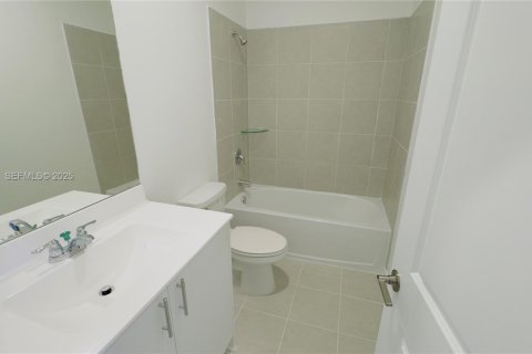 Снять в аренду таунхаус в Хомстед, Флорида 3 спальни, № 1982297 - фото 15