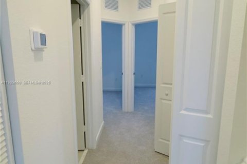 Снять в аренду таунхаус в Хомстед, Флорида 3 спальни, № 1982297 - фото 14