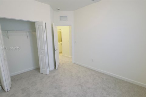 Снять в аренду таунхаус в Хомстед, Флорида 3 спальни, № 1982297 - фото 18