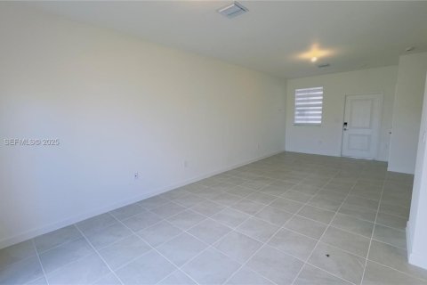 Снять в аренду таунхаус в Хомстед, Флорида 3 спальни, № 1982297 - фото 8