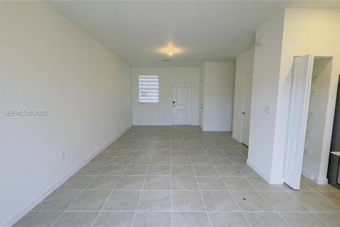 Снять в аренду таунхаус в Хомстед, Флорида 3 спальни, № 1982297 - фото 9