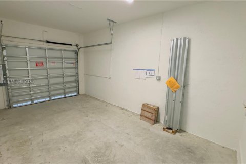 Снять в аренду таунхаус в Хомстед, Флорида 3 спальни, № 1982297 - фото 4