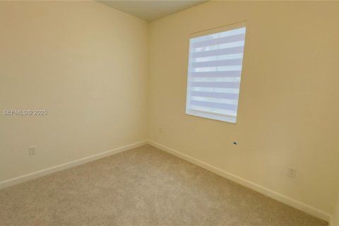 Снять в аренду таунхаус в Хомстед, Флорида 3 спальни, № 1982297 - фото 16