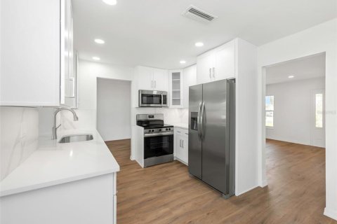 Casa en venta en Pinellas Park, Florida, 2 dormitorios, 153.2 m2 № 2156151 - foto 24