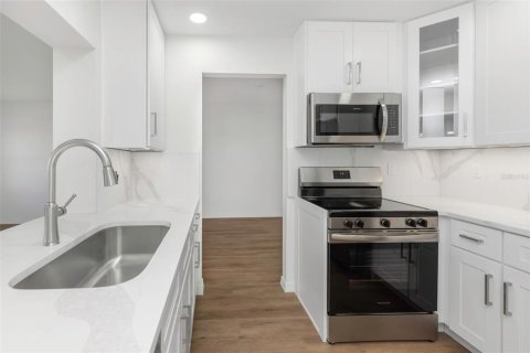 Casa en venta en Pinellas Park, Florida, 2 dormitorios, 153.2 m2 № 2156151 - foto 28