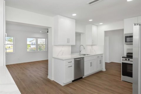 Casa en venta en Pinellas Park, Florida, 2 dormitorios, 153.2 m2 № 2156151 - foto 27