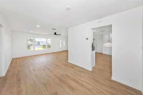 Casa en venta en Pinellas Park, Florida, 2 dormitorios, 153.2 m2 № 2156151 - foto 22