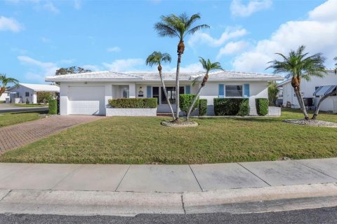 Casa en Pinellas Park, Florida 2 dormitorios, 153.2 m2 № 2156151