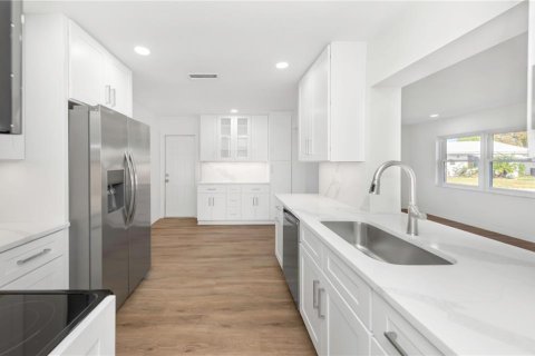 Casa en venta en Pinellas Park, Florida, 2 dormitorios, 153.2 m2 № 2156151 - foto 4
