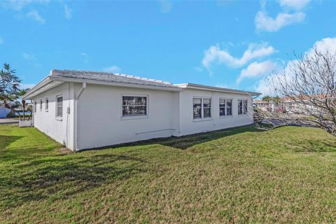 Casa en venta en Pinellas Park, Florida, 2 dormitorios, 153.2 m2 № 2156151 - foto 17