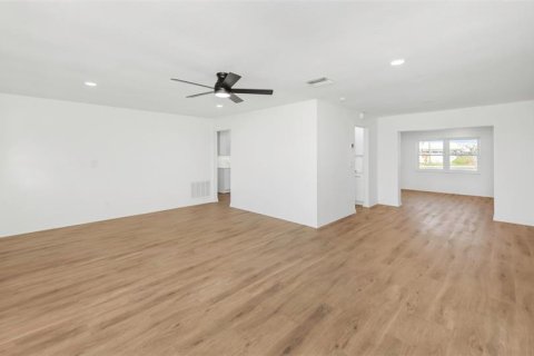 Casa en venta en Pinellas Park, Florida, 2 dormitorios, 153.2 m2 № 2156151 - foto 21