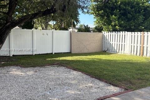 Снять в аренду виллу или дом в Дейви, Флорида 2 спальни, 111.2м2, № 1967714 - фото 18