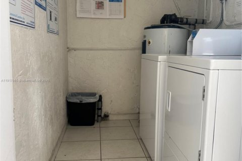 Купить коммерческую недвижимость в Халландейл-Бич, Флорида № 1972311 - фото 9