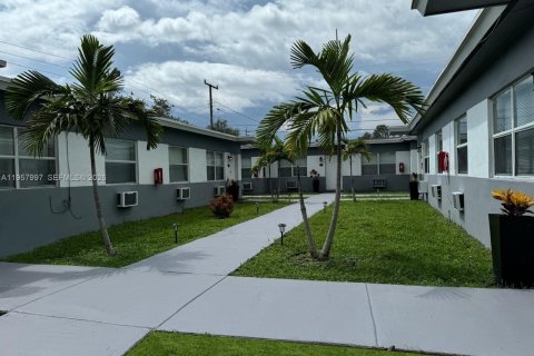 Apartment in Hollywood, Florida 1 bedroom № 2020644 - photo 2