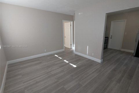 Apartment in Hollywood, Florida 1 bedroom № 2020644 - photo 3