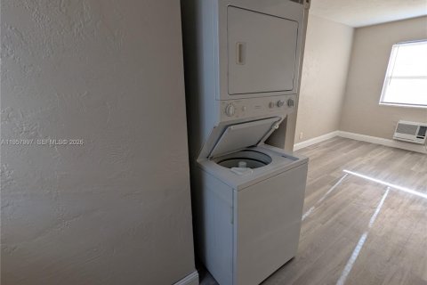 Apartment in Hollywood, Florida 1 bedroom № 2020644 - photo 13