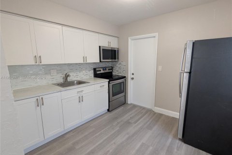 Apartment in Hollywood, Florida 1 bedroom № 2020644 - photo 4