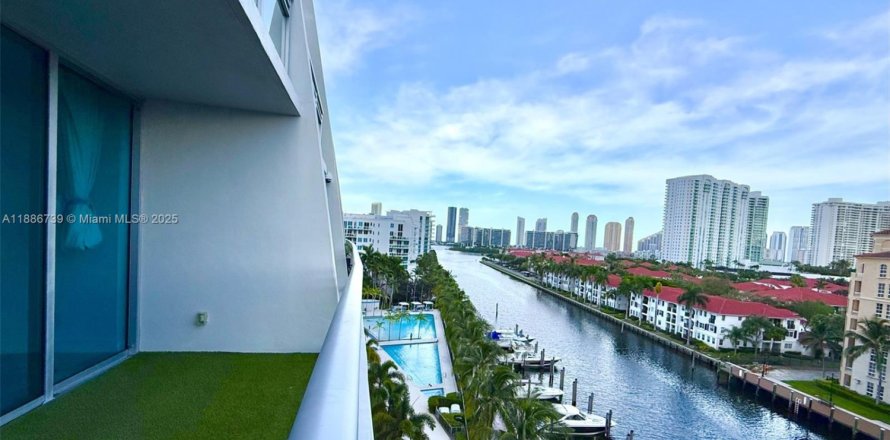 Apartment in Aventura, Florida 3 bedrooms, 173.63 sq.m. № 1933491
