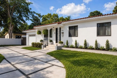 Villa ou maison à louer à El Portal, Floride: 4 chambres, 161.65 m2 № 2189338 - photo 13