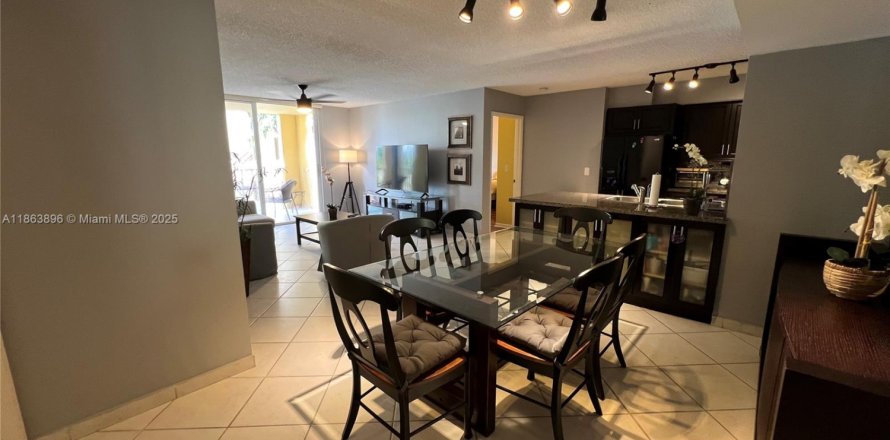 Кондоминиум с 2 спальнями в Авентура, Флорида № 2013867