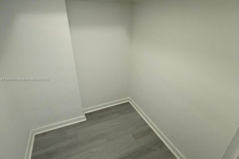 Купить кондоминиум в Майами-Бич, Флорида 50.45м2, № 2088546 - фото 9