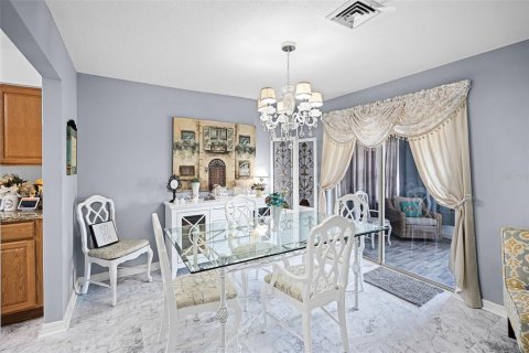 House in Haines City, Florida 2 bedrooms, 123.37 sq.m. № 1732583 - photo 6