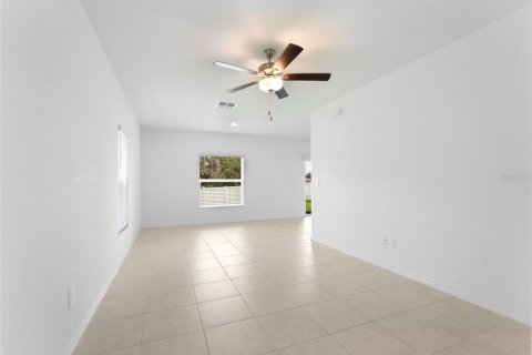 Casa en alquiler en Zephyrhills, Florida, 3 dormitorios, 141.95 m2 № 1837863 - foto 3