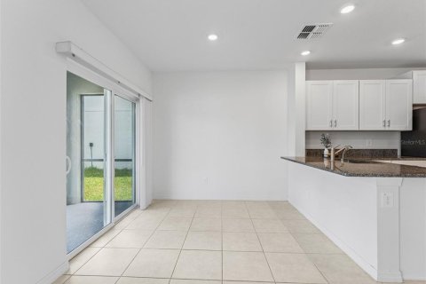 Casa en alquiler en Zephyrhills, Florida, 3 dormitorios, 141.95 m2 № 1837863 - foto 10