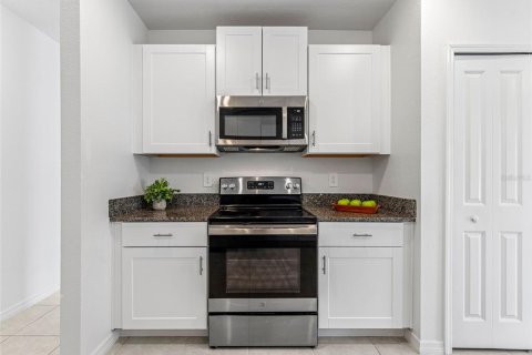 Casa en alquiler en Zephyrhills, Florida, 3 dormitorios, 141.95 m2 № 1837863 - foto 8