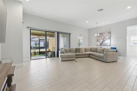 House in Riverview, Florida 5 bedrooms, 292.36 sq.m. № 1912689 - photo 14