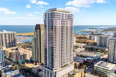 Condominio en venta en Saint Petersburg, Florida, 3 dormitorios, 201.32 m2 № 2091567 - foto 2