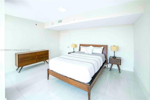 Condo in Sunny Isles Beach, Florida, 3 bedrooms  № 1948192 - photo 20