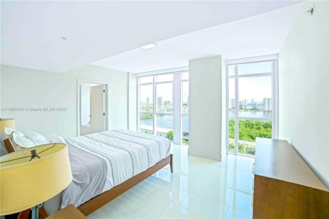Condo in Sunny Isles Beach, Florida, 3 bedrooms  № 1948192 - photo 18