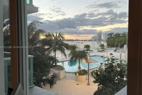 Copropriété à vendre à Miami Beach, Floride: 1 pièce, 57.51 m2 № 1989855 - photo 2