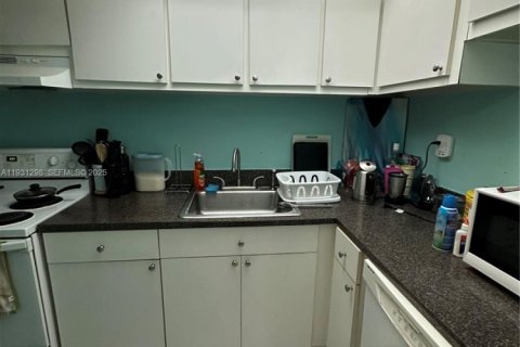 Copropriété à vendre à Miami Beach, Floride: 1 pièce, 57.51 m2 № 1989855 - photo 5